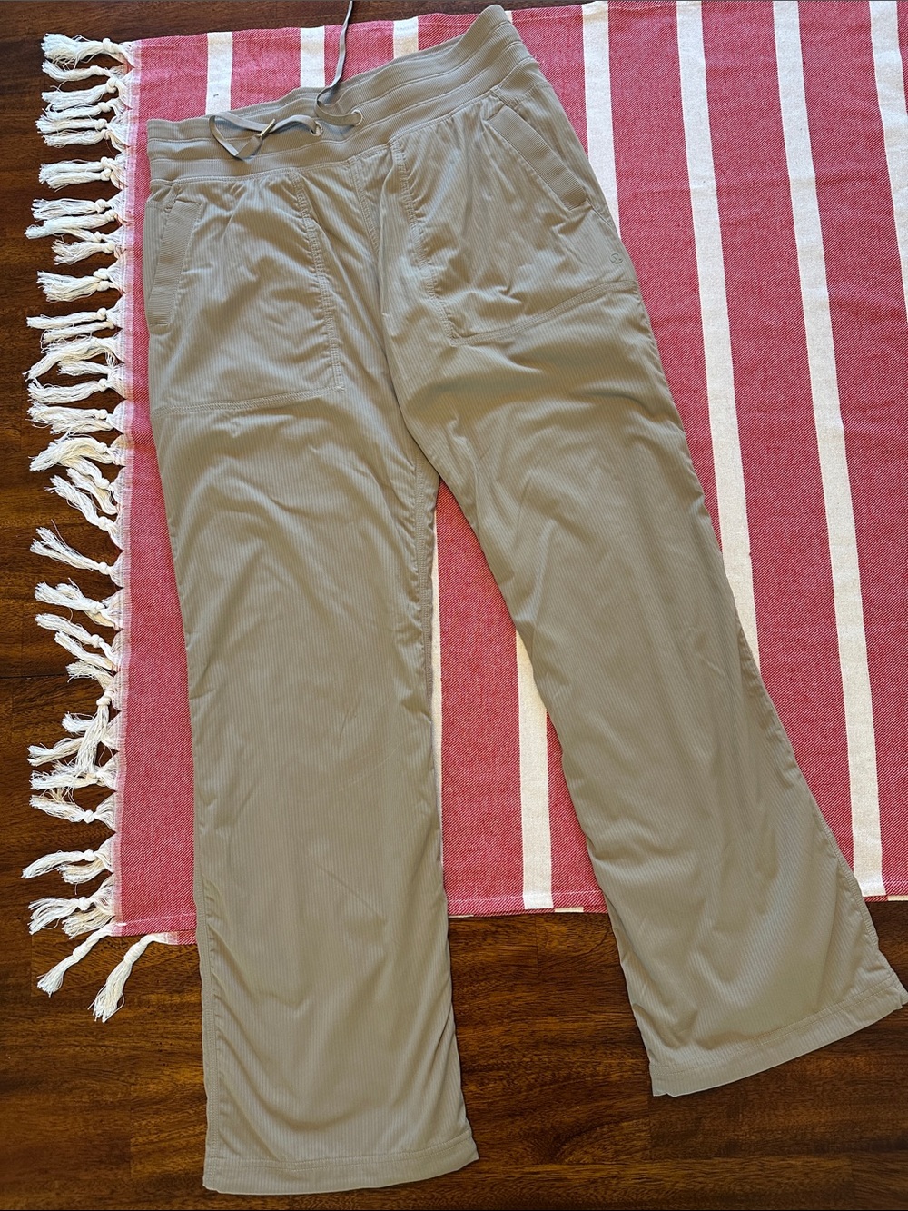 Lululemon Women’s Lined Dance Studio MR - Whacky Khaki Sz10 Reg